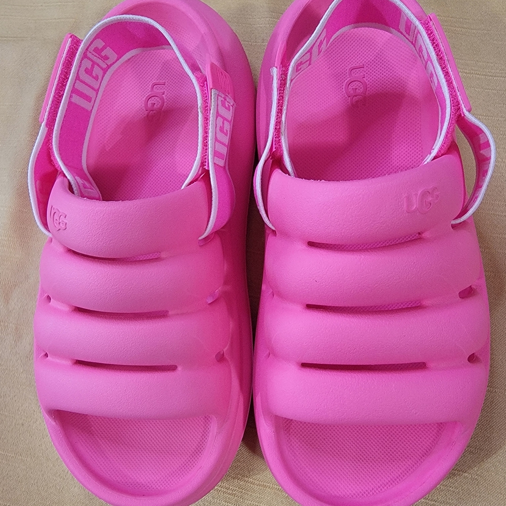 UGG Woman Vibrant Pink Sandals